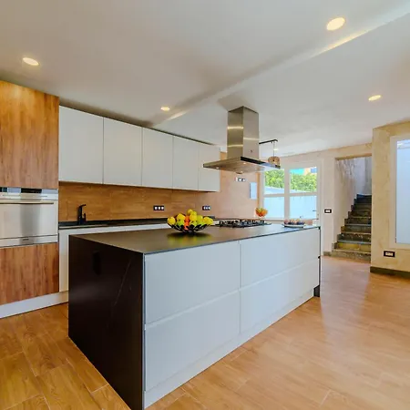 Private Luxury In Tenerife Vila